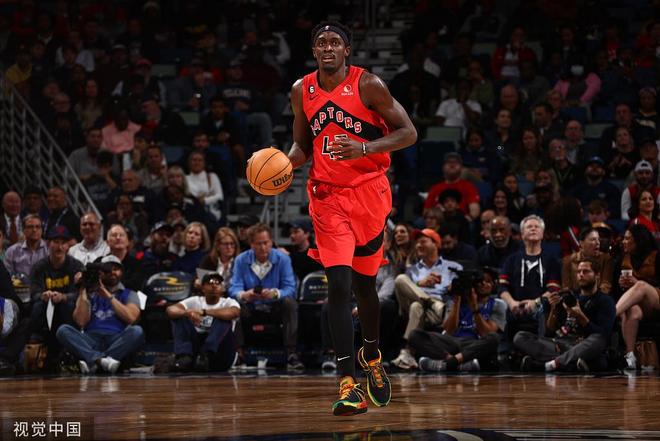  瑞士队挑战极限多伦多猛龙赛前完成体检之后，里尔关键时刻队长鼓劲