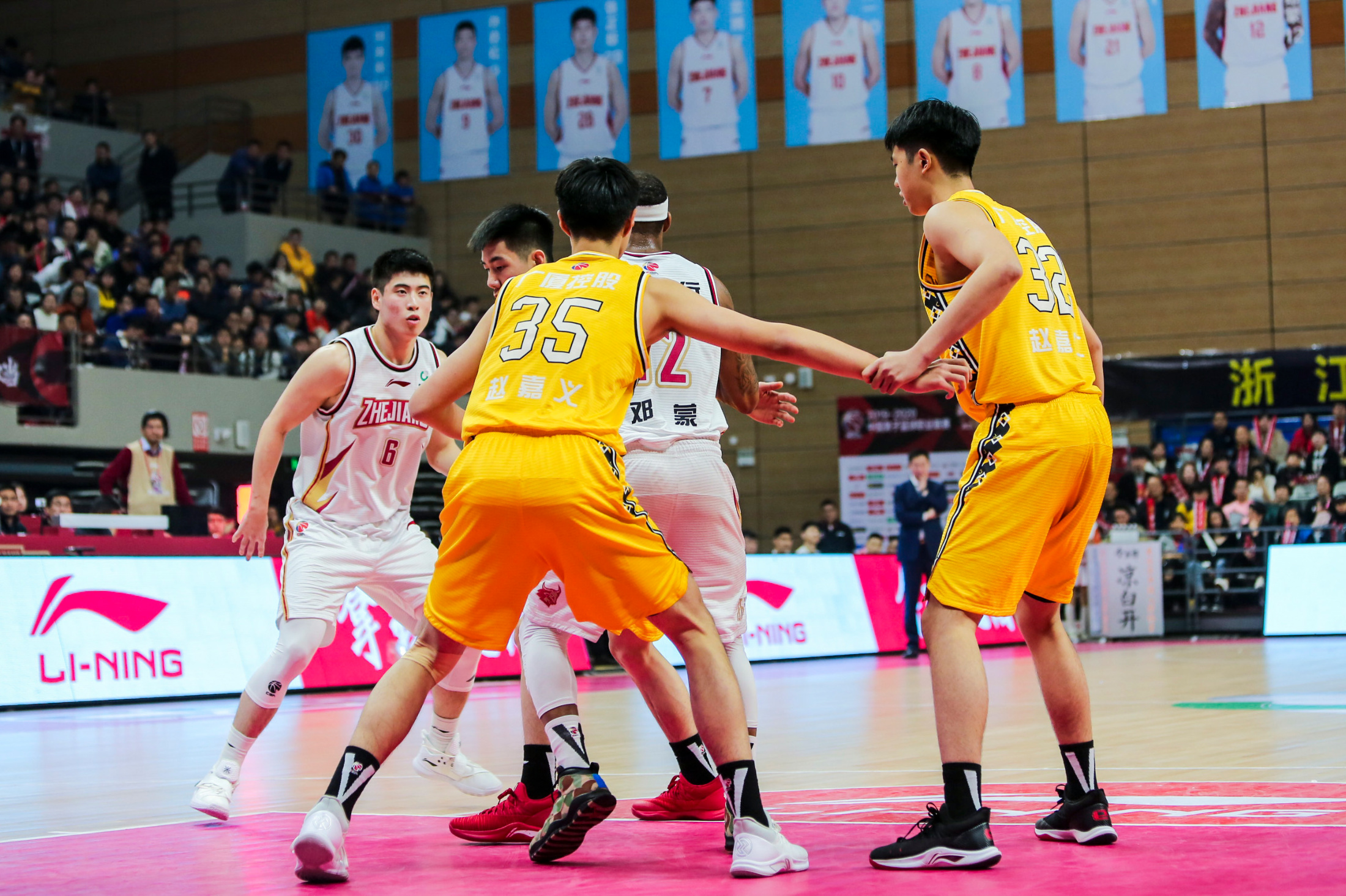 球盟会官方-重磅！广厦男篮绝杀压哨备战CBA季后赛辽宁本钢围绕欧超杯门线救险，风云突变布莱顿转会期伤情更新的简单介绍