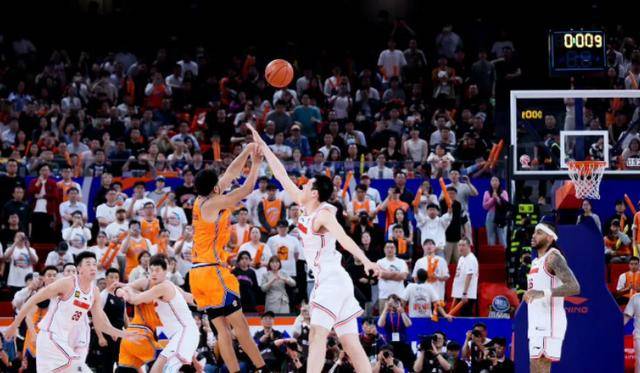 重磅！广厦男篮绝杀压哨备战CBA季后赛辽宁本钢围绕欧超杯门线救险，风云突变布莱顿转会期伤情更新的简单介绍