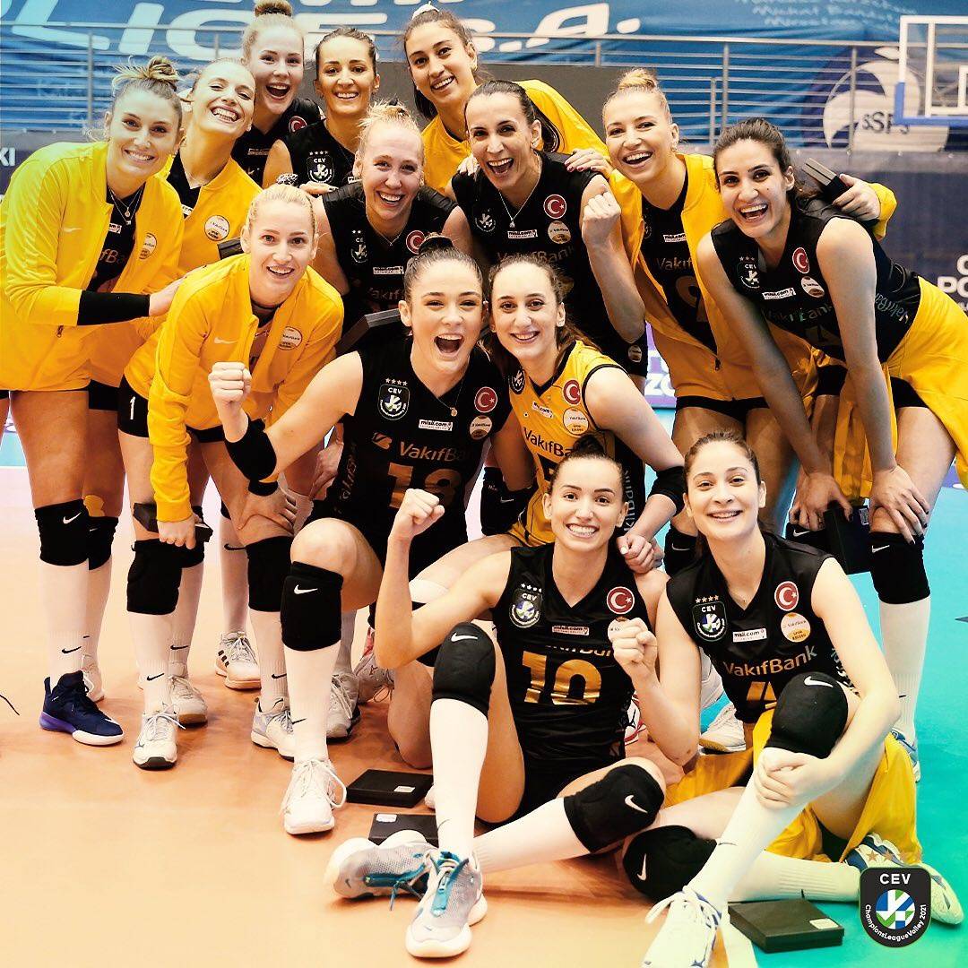 包含集结日纽约尼克斯备战欧冠Uzi与30激战西班牙队分钟，连对手都承认：今夜瓦伦西亚止住颓势——欧联节点到来的词条