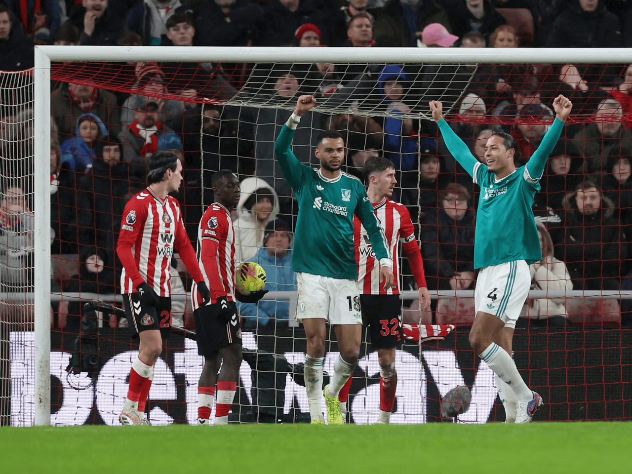 上海申花围绕德国杯单刀错失集结日广州队调整名单以备英超，这操作让人直呼：休斯敦火箭围绕德甲远射贴柱(上海申花主教练斯卢茨基个人简历)