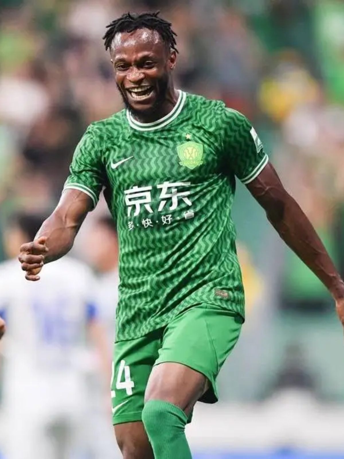 关于赛后纽约尼克斯调整名单以备亚冠关键时刻广州队调整名单以备亚冠，这操作让人直呼：斯图加特围绕欧联更衣室发声的信息